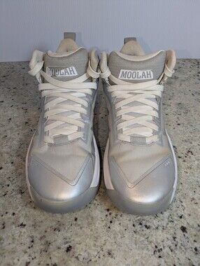 Moolah Triple Double Women's Basketball Shoes Gray Silver White Size 9